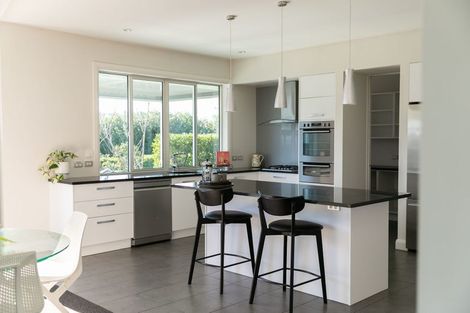 Photo of property in 155 Arataki Road, Havelock North, 4130