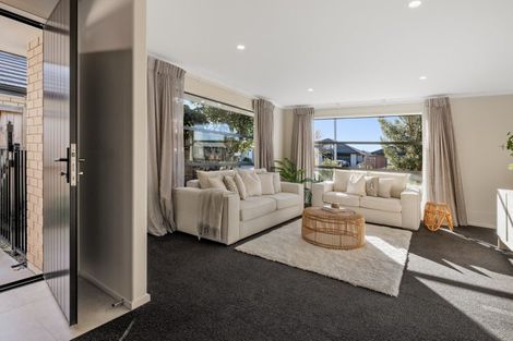 Photo of property in 30 Komata Crescent, Papamoa Beach, Papamoa, 3118