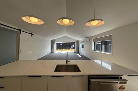 Photo of property in 32 Longview Drive, Lake Hawea, 9382