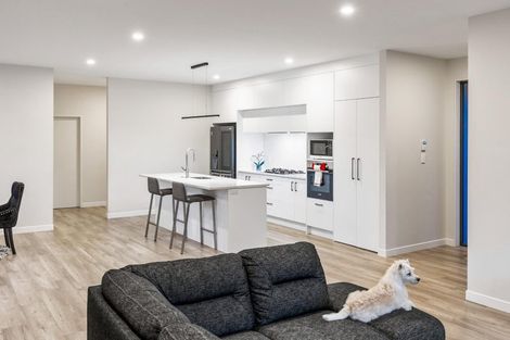 Photo of property in 5 Konoba Avenue, Kumeu, 0810