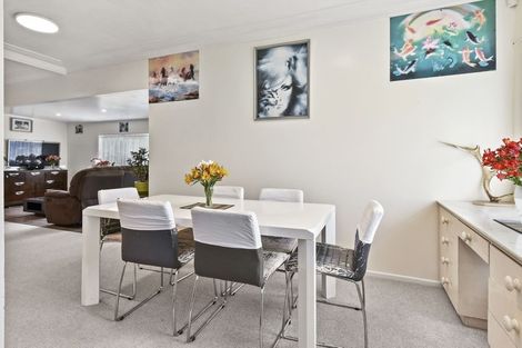 Photo of property in 15 Laurie Avenue, Papakura, 2110