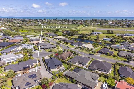 Photo of property in 5 Cadastral Court, Paraparaumu, 5032
