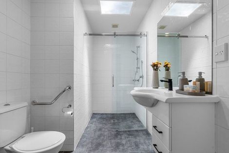 Photo of property in 201u3 Massey Street, Frankton, Hamilton, 3204