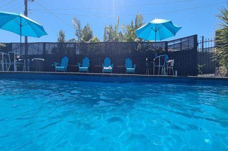 Photo of property in 175 Beach Haven Road, Beach Haven, Auckland, 0626