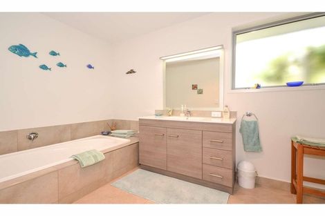 Photo of property in 16b Greenway Drive, Kerikeri, 0230
