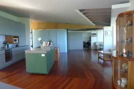 Photo of property in 16 Dungarvan Road, Newlands, Wellington, 6037