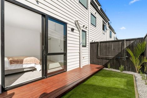 Photo of property in 2/18 Sylvan Crescent, Te Atatu South, Auckland, 0610
