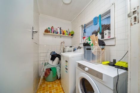 Photo of property in 38 Paritutu Road, Spotswood, New Plymouth, 4310