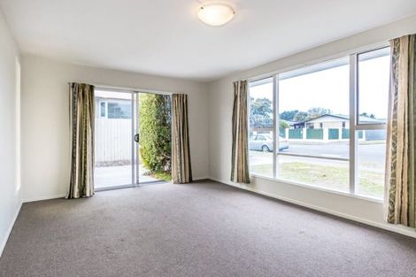 Photo of property in 16 Inwoods Road, Parklands, Christchurch, 8083