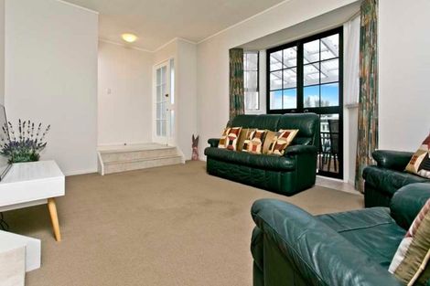 Photo of property in 13 Santiago Crescent, Unsworth Heights, Auckland, 0632