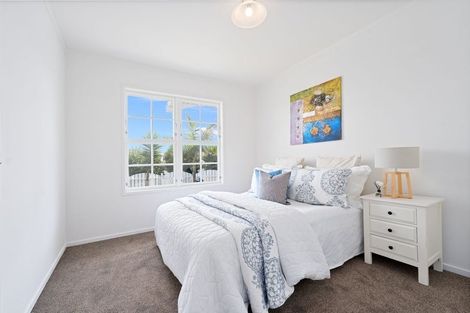 Photo of property in 402 West Coast Road, Glen Eden, Auckland, 0602