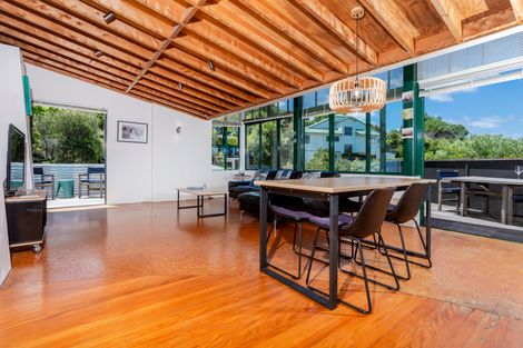 Photo of property in 6 Gannet Point, Rothesay Bay, Auckland, 0630