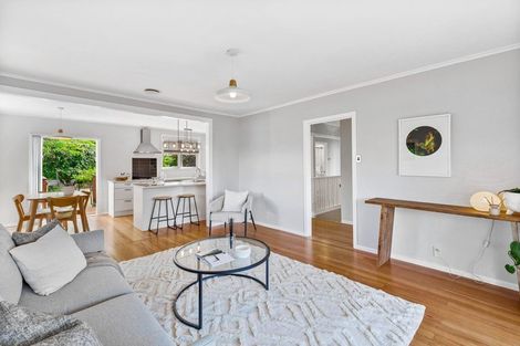 Photo of property in 242 Henderson Valley Road, Henderson, Auckland, 0612