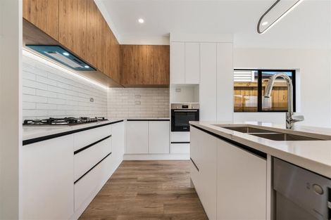 Photo of property in 40 Whakairo Crescent, Gulf Harbour, 0930