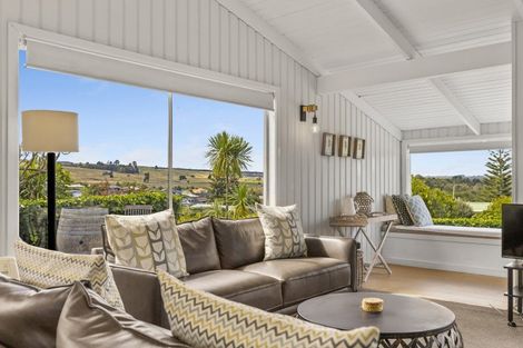 Photo of property in 6 Scenic Heights, Acacia Bay, Taupo, 3330