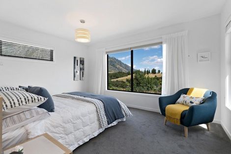 Photo of property in 28 Mckellar Drive, Jacks Point, Queenstown, 9371
