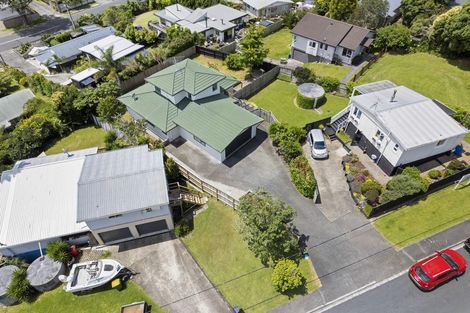 Photo of property in 4a Holiday Road, Stanmore Bay, Whangaparaoa, 0932