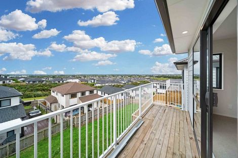 Photo of property in 17 Nola Dawn Avenue, Papakura, 2110