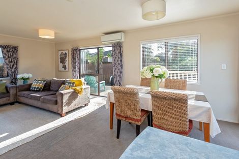 Photo of property in 2/8 Beldon Place, Pakuranga Heights, Auckland, 2010