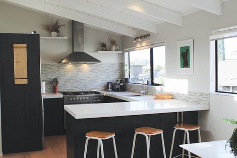 Photo of property in 10 Tokay Place, Huapai, Kumeu, 0810