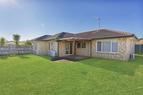 Photo of property in 52 Foxlaw Street, Randwick Park, Auckland, 2105