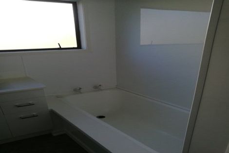 Photo of property in 51 Sunset Road, Totara Vale, Auckland, 0632
