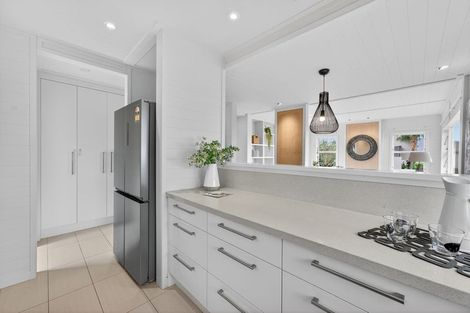 Photo of property in 29 Peter Terrace, Castor Bay, Auckland, 0620