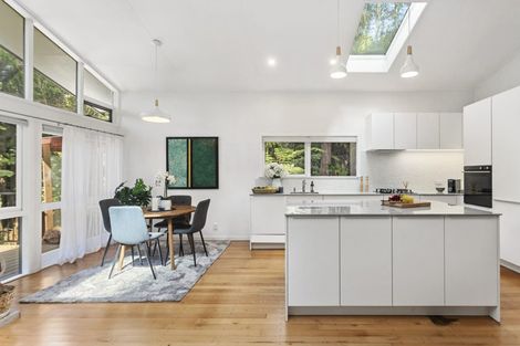 Photo of property in 1 Ngaio Road, Titirangi, Auckland, 0604