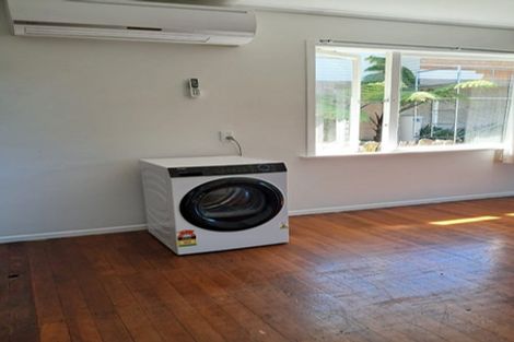 Photo of property in 107 Parkvale Road, Karori, Wellington, 6012