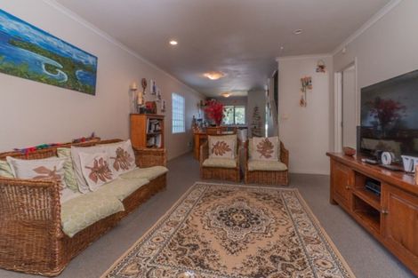 Photo of property in 29 Verdale Circle, Glen Eden, Auckland, 0602