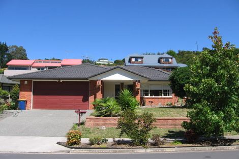 Photo of property in 8 Helen Ryburn Place, Torbay, Auckland, 0630