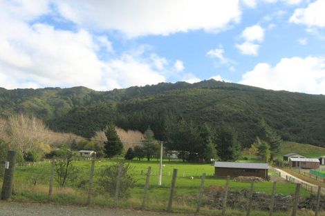 Photo of property in 393 Moores Valley Road, Wainuiomata, 5373