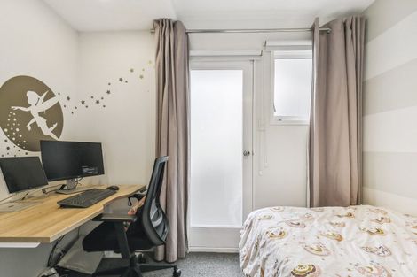 Photo of property in 22 Lucknow Terrace, Khandallah, Wellington, 6035