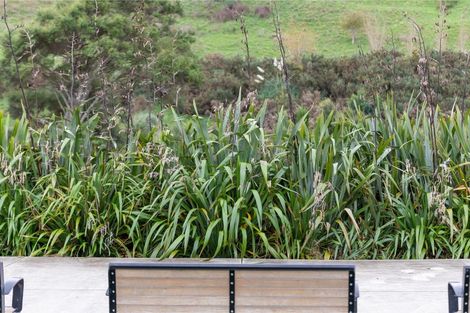 Photo of property in 4 Tuputupu Drive, Kumeu, 0810