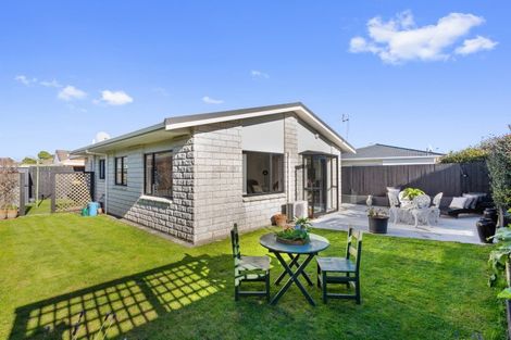 Photo of property in 1 Mangorei Road, Merrilands, New Plymouth, 4312
