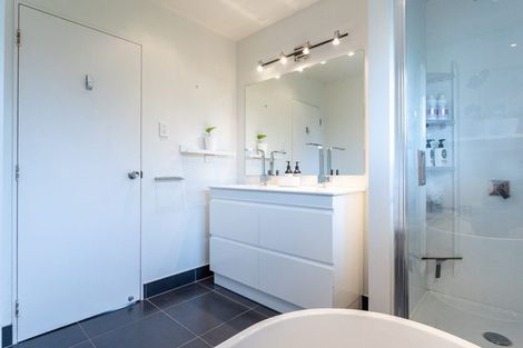 Photo of property in 1/92 Kervil Avenue, Te Atatu Peninsula, Auckland, 0610