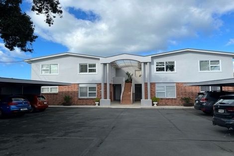 Photo of property in 1/241 Hurstmere Road, Takapuna, Auckland, 0622