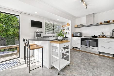 Photo of property in 1 Awatahi Place, Greenhithe, Auckland, 0632