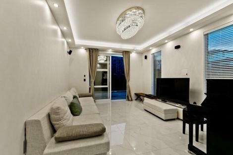 Photo of property in 91 San Valentino Drive, Henderson, Auckland, 0612