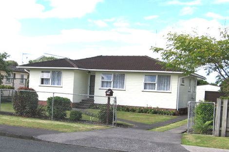 Photo of property in 3 Kaumatua Place, Te Atatu Peninsula, Auckland, 0610