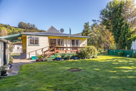 Photo of property in 28 Churchill Crescent, Featherston, 5710