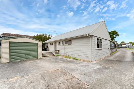 Photo of property in 41 Paterson Avenue West, Pukekohe, 2120