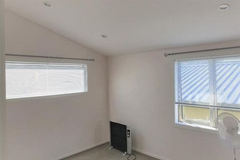 Photo of property in 61u8 Black Rock Road, Newlands, Wellington, 6037