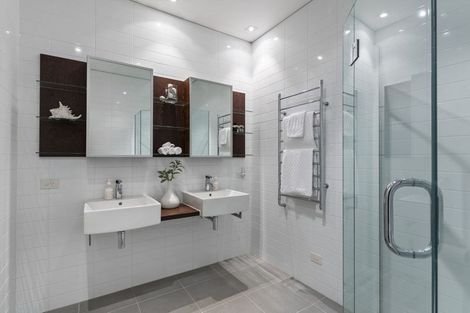 Photo of property in 1/7 The Promenade, Takapuna, Auckland, 0622