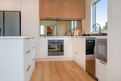 Photo of property in 11 Landing Road, Titirangi, Auckland, 0604