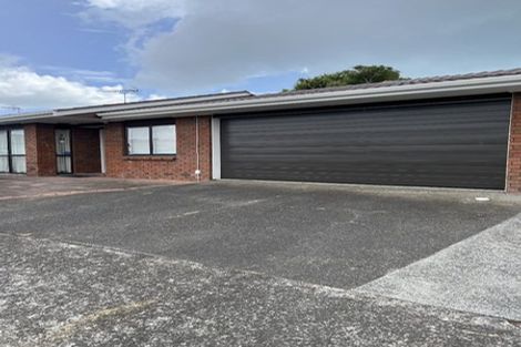 Photo of property in 2/25 Nicholas Road, Somerville, Auckland, 2014