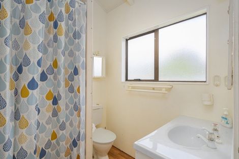 Photo of property in 32 Captain Cook Road, Cooks Beach, Whitianga, 3591