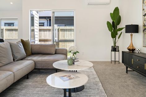 Photo of property in 17 Uatoto Road, Clarks Beach, 2122
