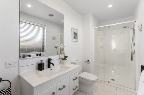 Photo of property in 30 Hiria Crescent, Papamoa Beach, Papamoa, 3118