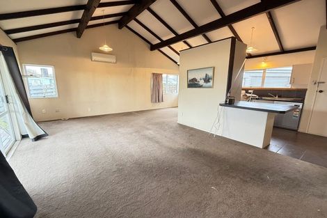 Photo of property in 115 Middle Road, Havelock North, 4130